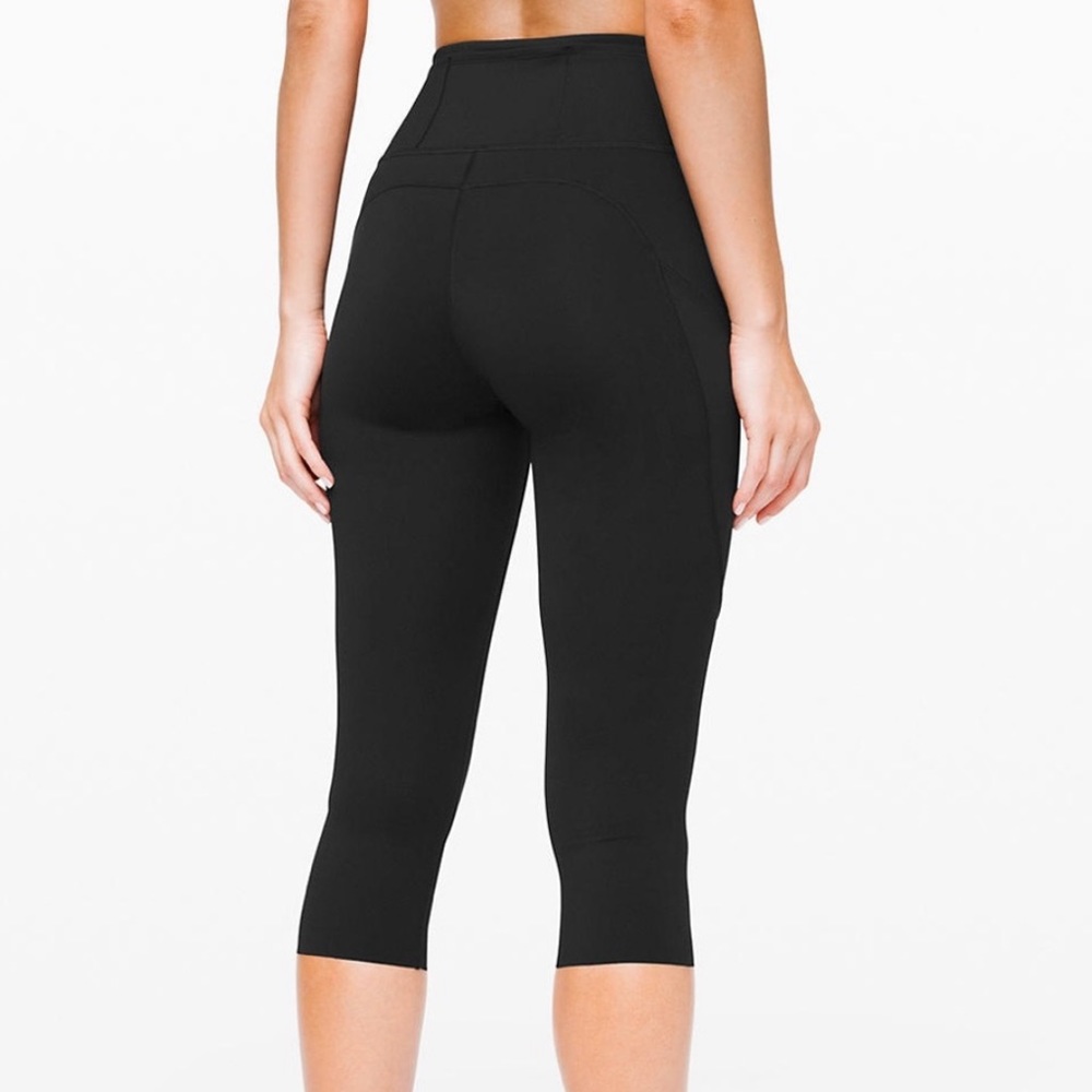 NWOT Lululemon Fast and Free crop, size 4